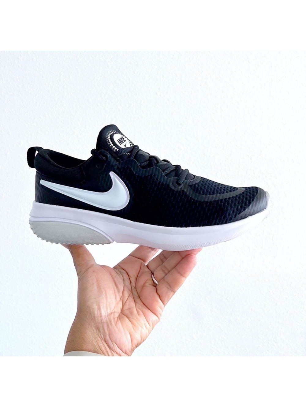 Nike Project Pod Running Sneakers Size 7Y / 8.5 Women